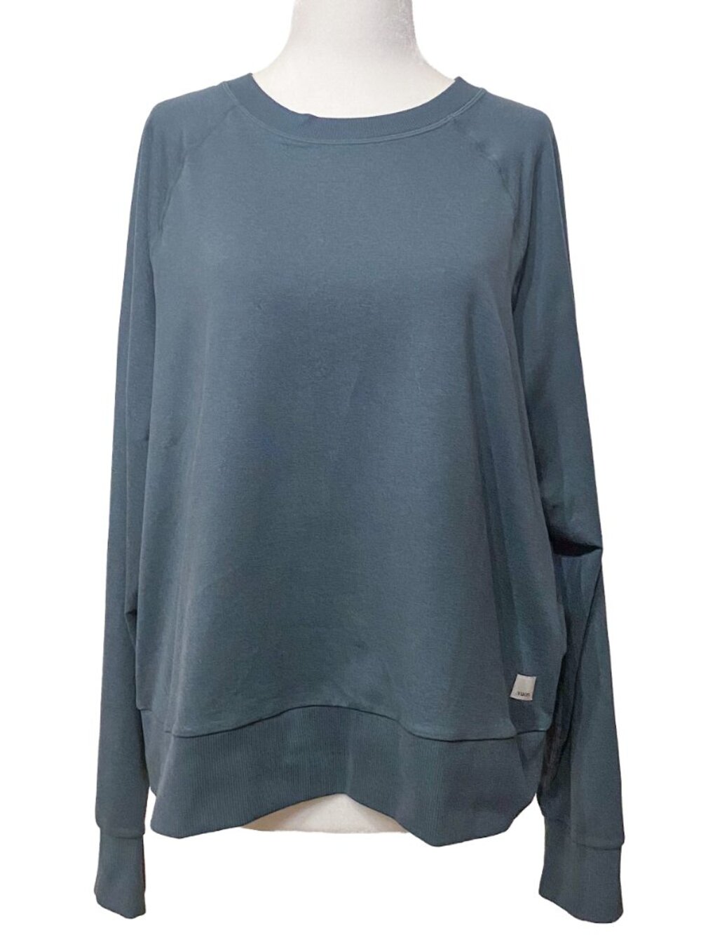 VUORI Women's Halo Long Sleeve Crew Pull-Over Sweatshirt in Beryl Heather Sz L